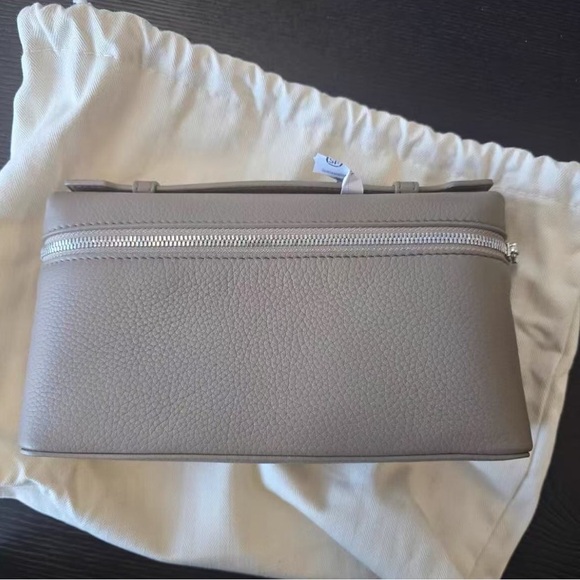 Loro Piana Pebbled Leather Vanity Case in Taupe - Picture 2 of 7